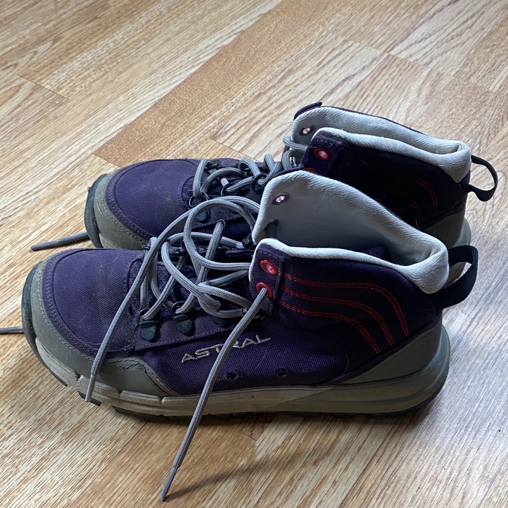 Astral women’s sneaker boots
